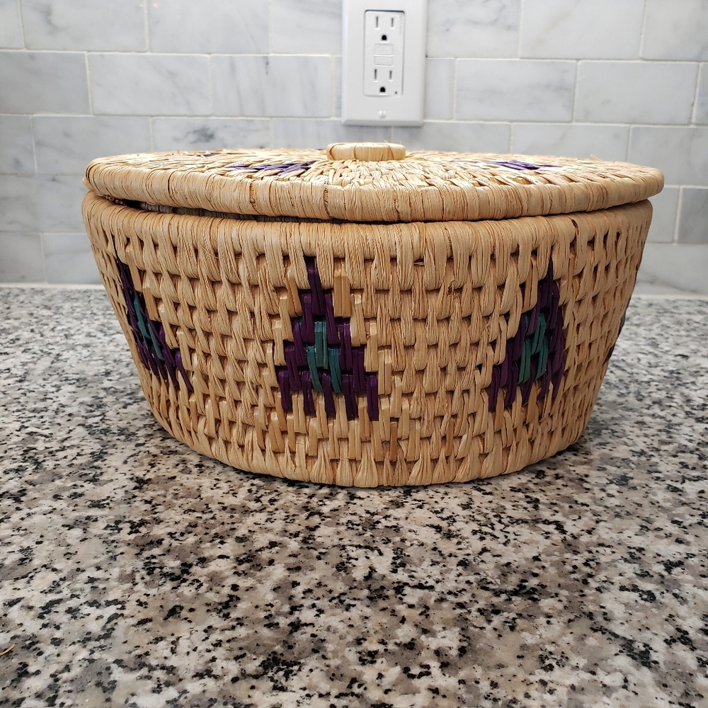Wicker Basket w/Lid